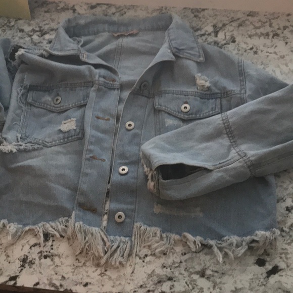 Jean jacket - Picture 2 of 3